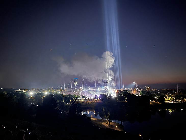 4 x 60.000 im Stadion - plus Tausende davor und auf dem Olympiaberg (©Foto. Martin Schmitz)